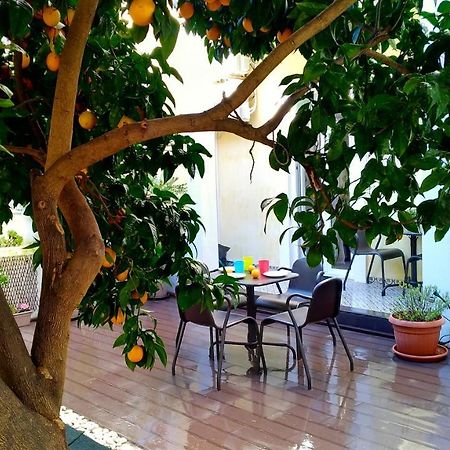 Sunny Orange Garden Apartment In Central Lisbon Exterior photo